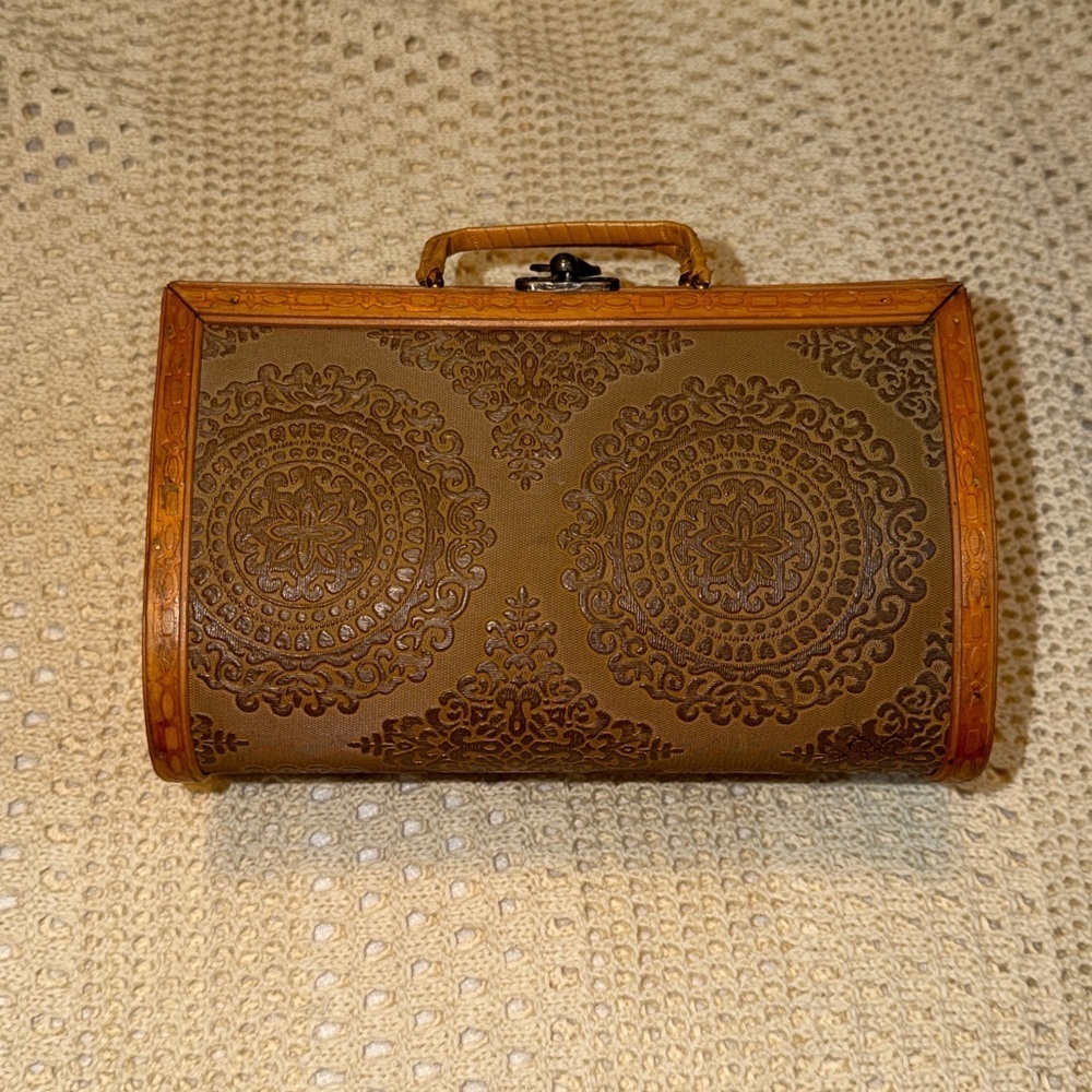 Wooden Mandala Hawaiian Luau Tiki Purse 1940s Boho Wood Bamboo Rattan Handle